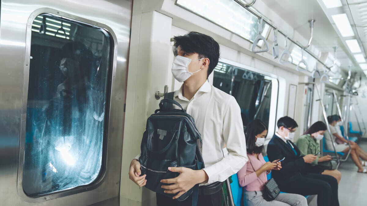 Coronavirus mask - people travel by train - Fruit-Powered